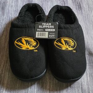Missouri Tigers NCAA Team Slippers Black Gold Mizzou M/L 9-10 IPG New